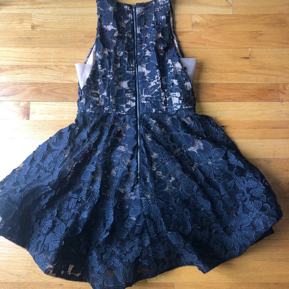 Mini dress - Picture 3 of 4